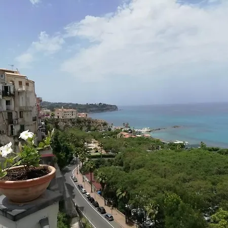 Casa L'orizzonte-tropea A 200 M Dal Mare Apartment